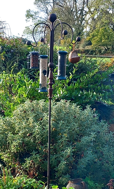 Tall Garden Hanger Winter
